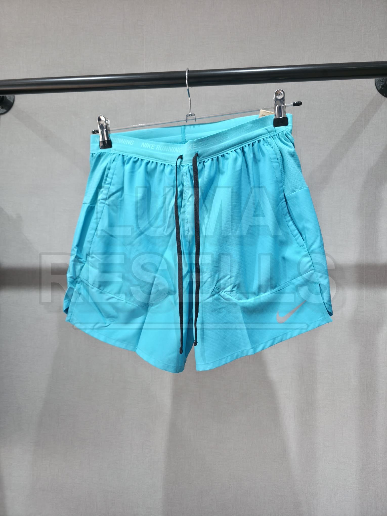 Item 001