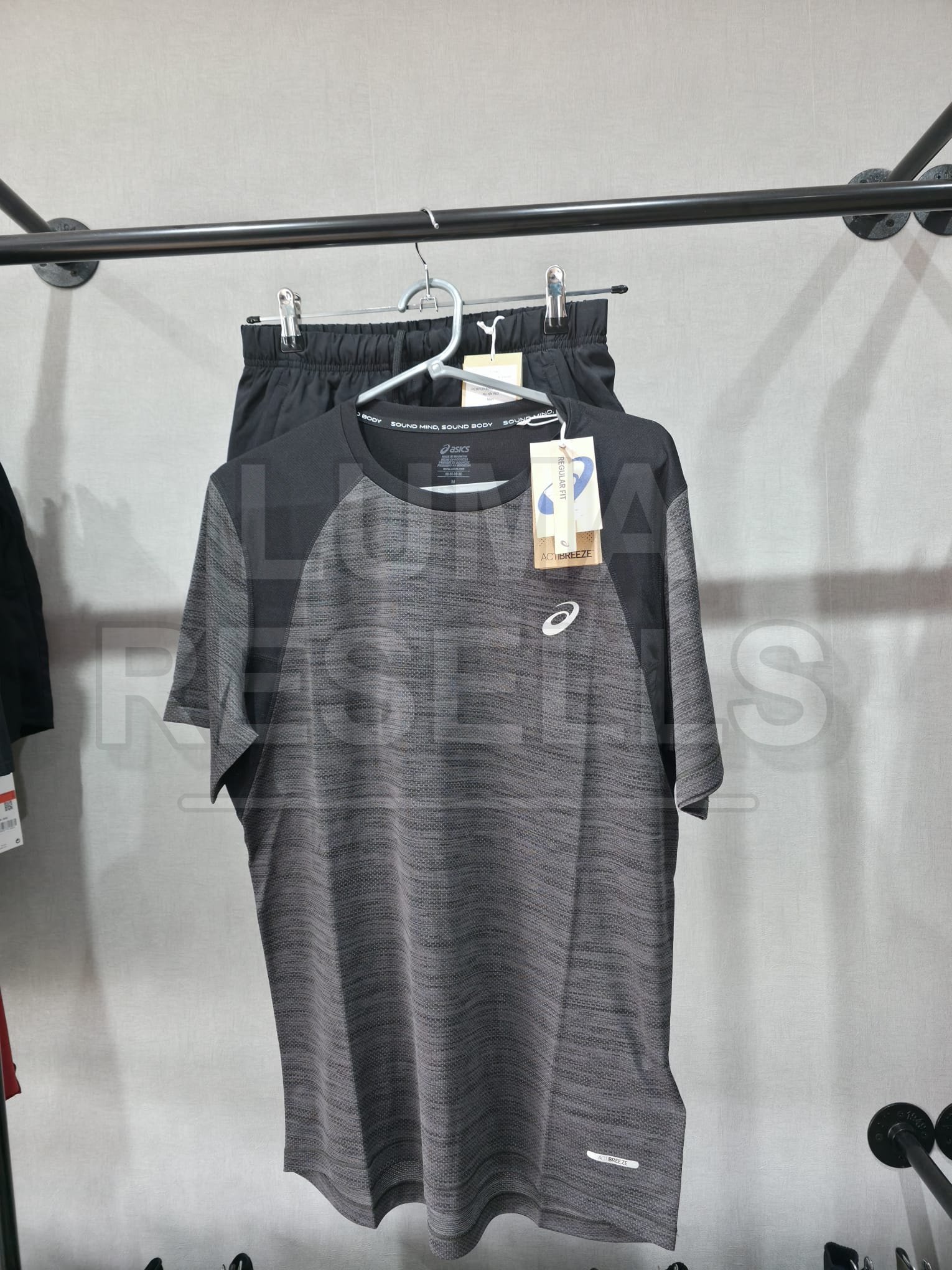 Item 003